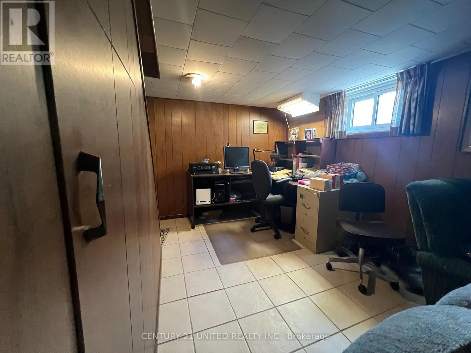15 Wallace Street, Peterborough (Ashburnham Ward 4), Ontario  K9H 1A8 - Photo 12 - X12439418