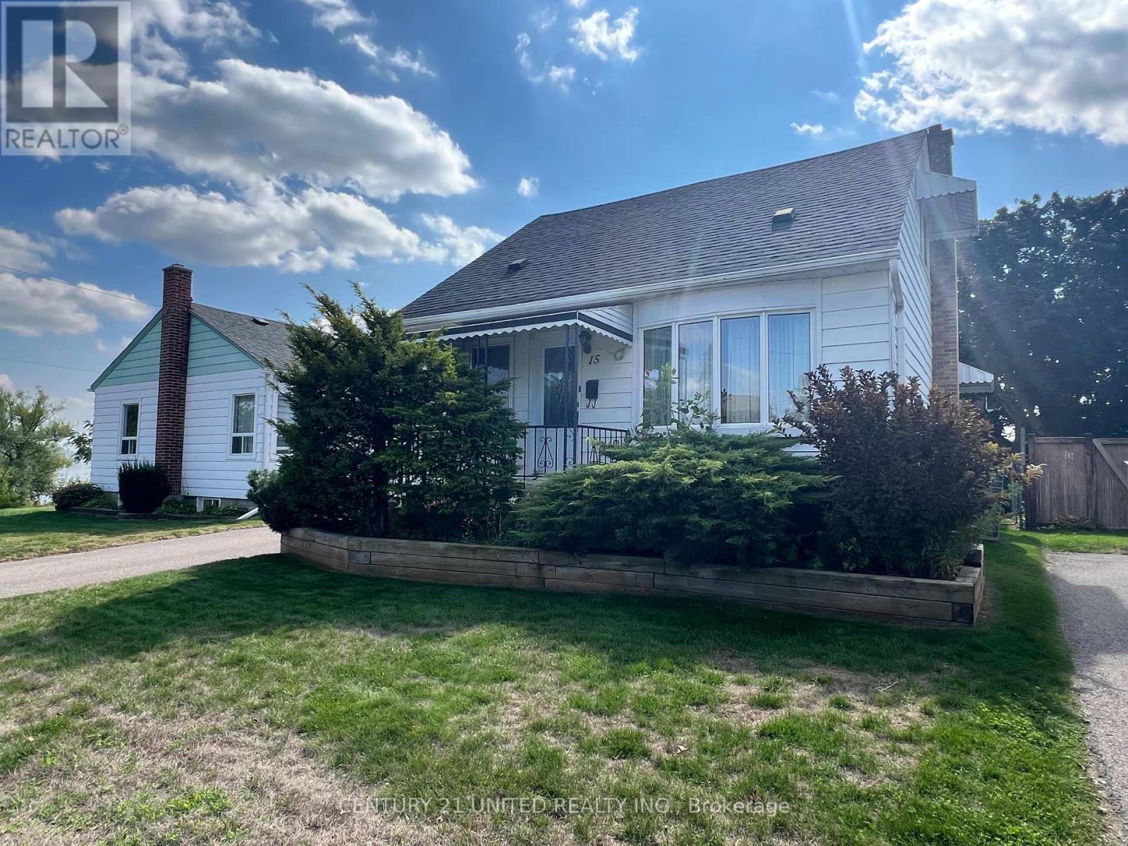 15 Wallace Street, Peterborough (Ashburnham Ward 4), Ontario  K9H 1A8 - Photo 3 - X12439418