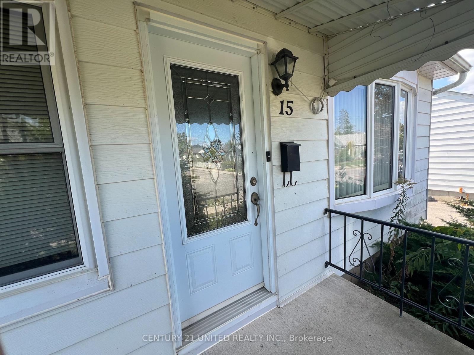 15 Wallace Street, Peterborough (Ashburnham Ward 4), Ontario  K9H 1A8 - Photo 4 - X12439418