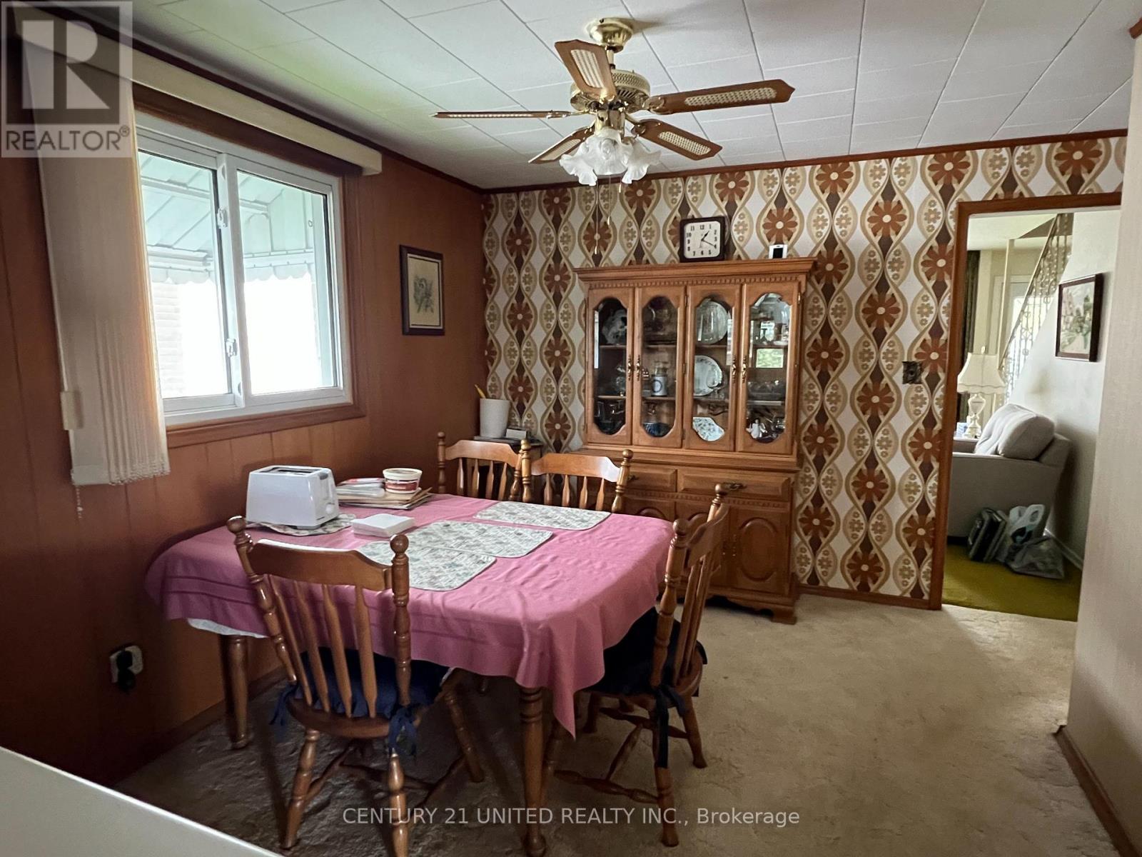 15 Wallace Street, Peterborough (Ashburnham Ward 4), Ontario  K9H 1A8 - Photo 9 - X12439418