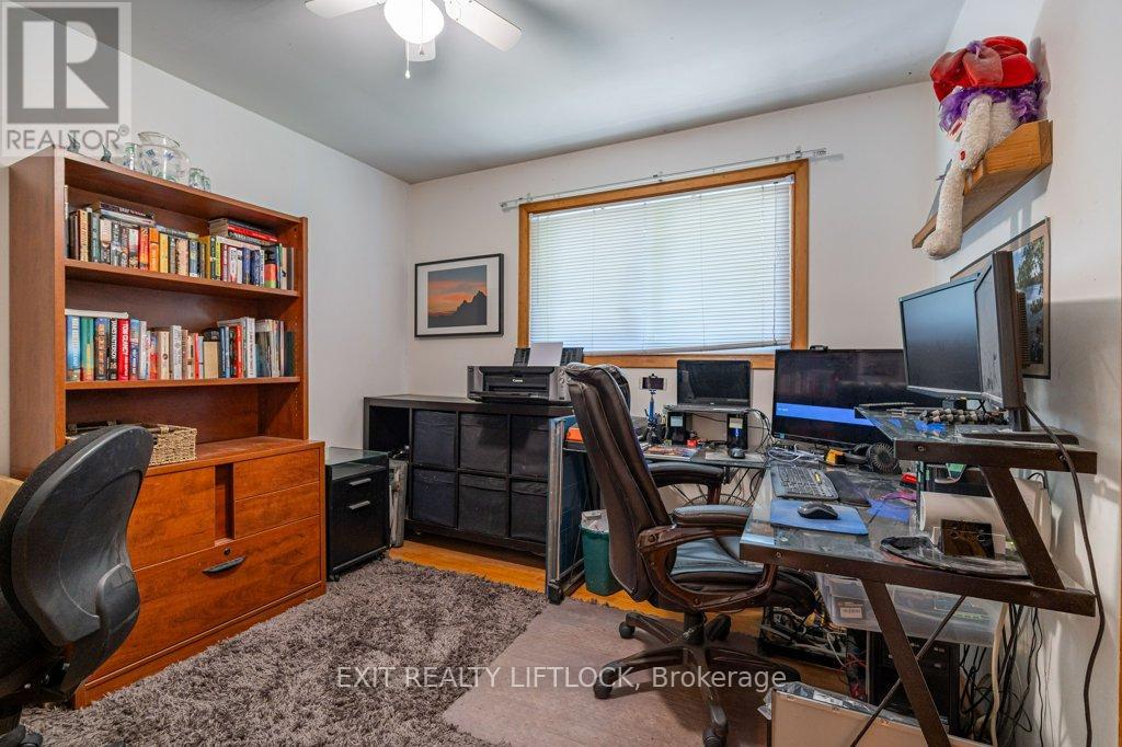 39 Beechwood Drive, Peterborough (Monaghan Ward 2), Ontario  K9J 1M2 - Photo 16 - X12439499