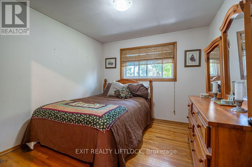 39 Beechwood Drive, Peterborough (Monaghan Ward 2), Ontario  K9J 1M2 - Photo 17 - X12439499