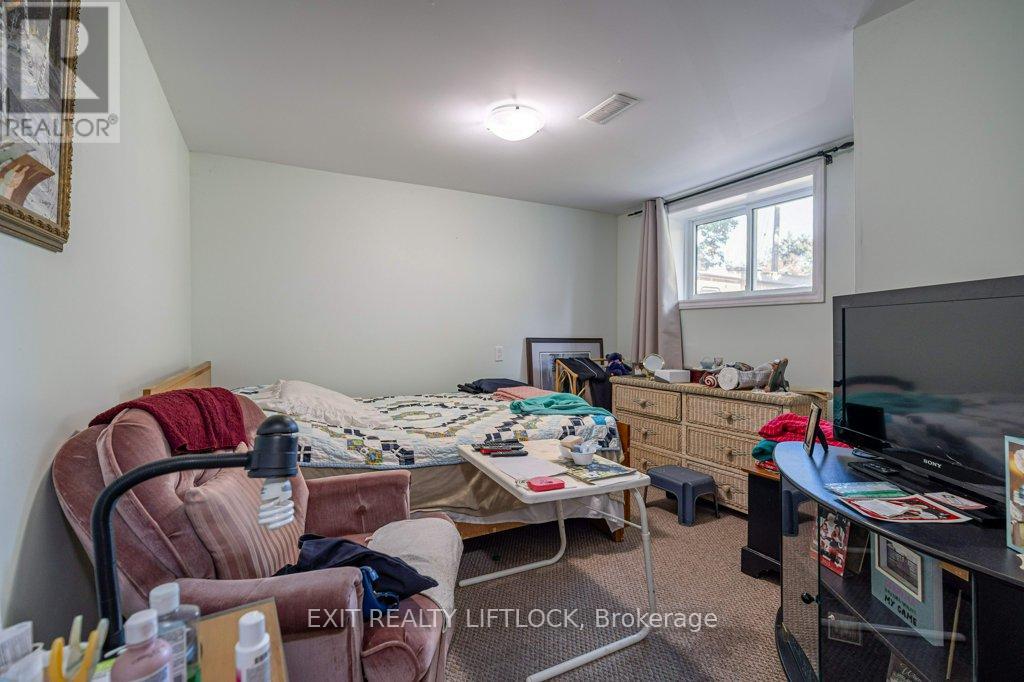39 Beechwood Drive, Peterborough (Monaghan Ward 2), Ontario  K9J 1M2 - Photo 19 - X12439499