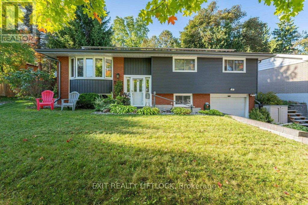 39 Beechwood Drive, Peterborough (Monaghan Ward 2), Ontario  K9J 1M2 - Photo 2 - X12439499