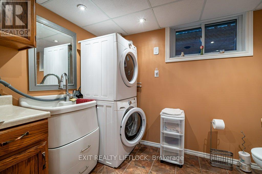 39 Beechwood Drive, Peterborough (Monaghan Ward 2), Ontario  K9J 1M2 - Photo 20 - X12439499