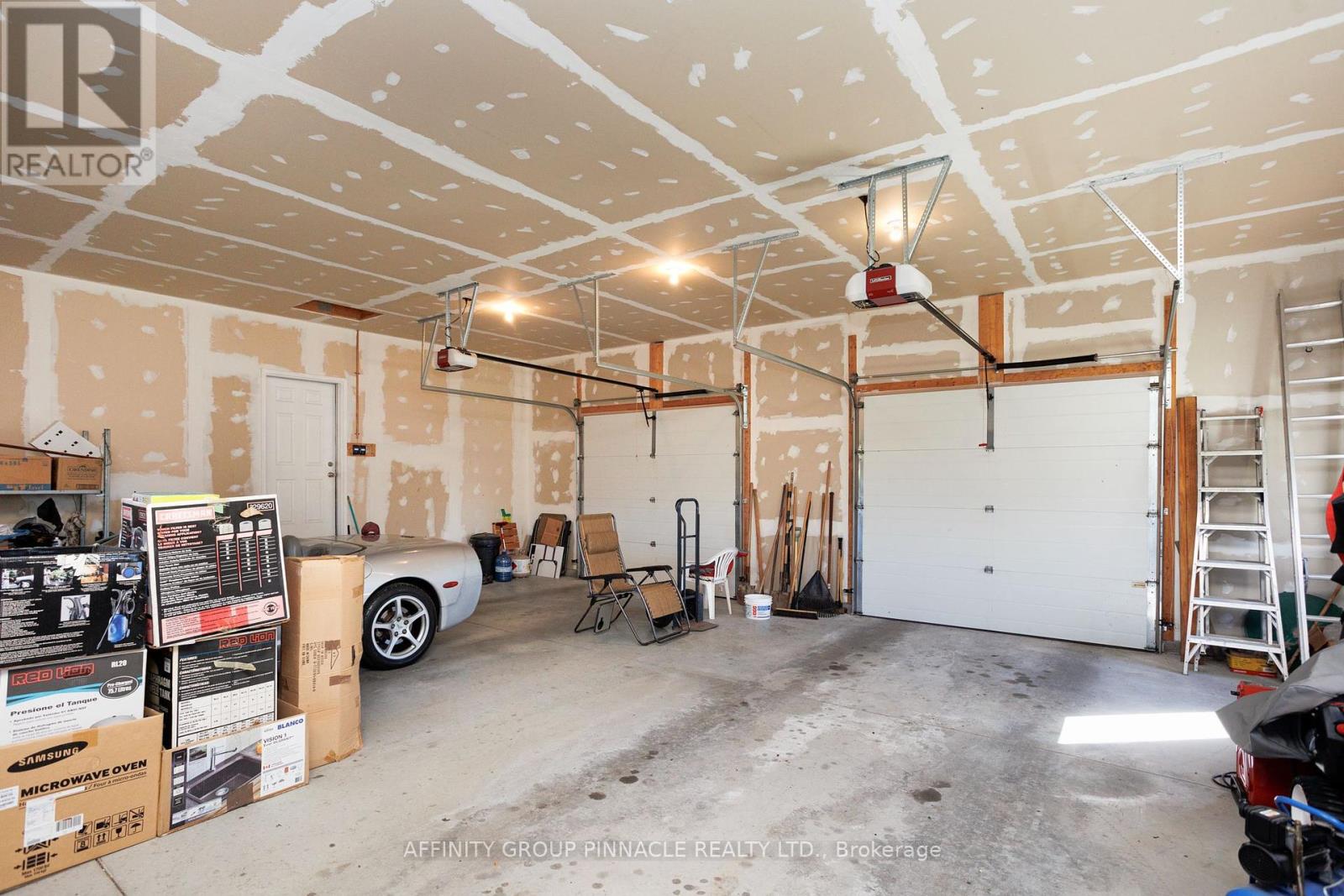 59 Peace Road, Kawartha Lakes (Ops), Ontario  K0L 2X0 - Photo 38 - X12439544