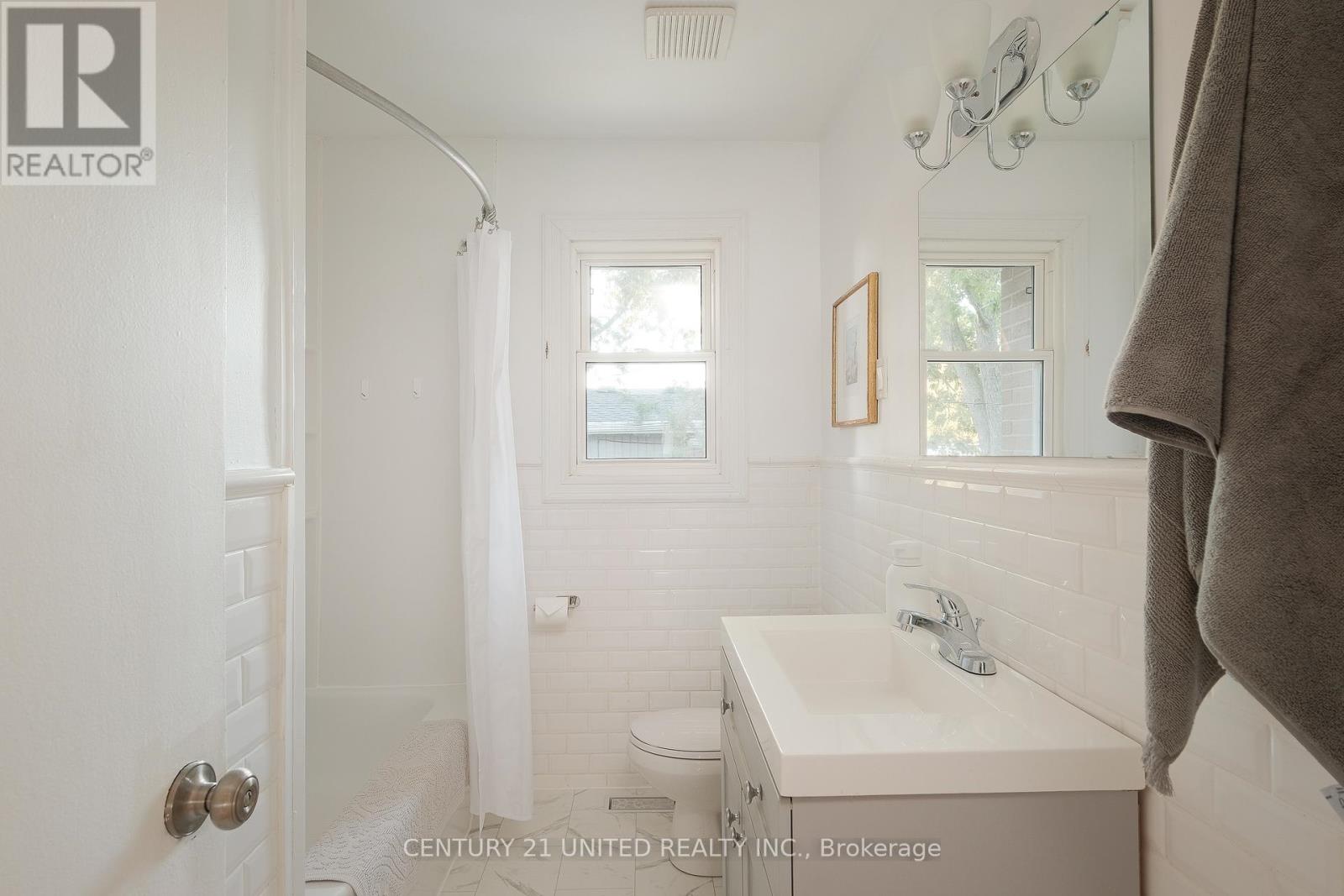 1518 Westbrook Drive, Peterborough (Monaghan Ward 2), Ontario  K9J 7V4 - Photo 22 - X12439709