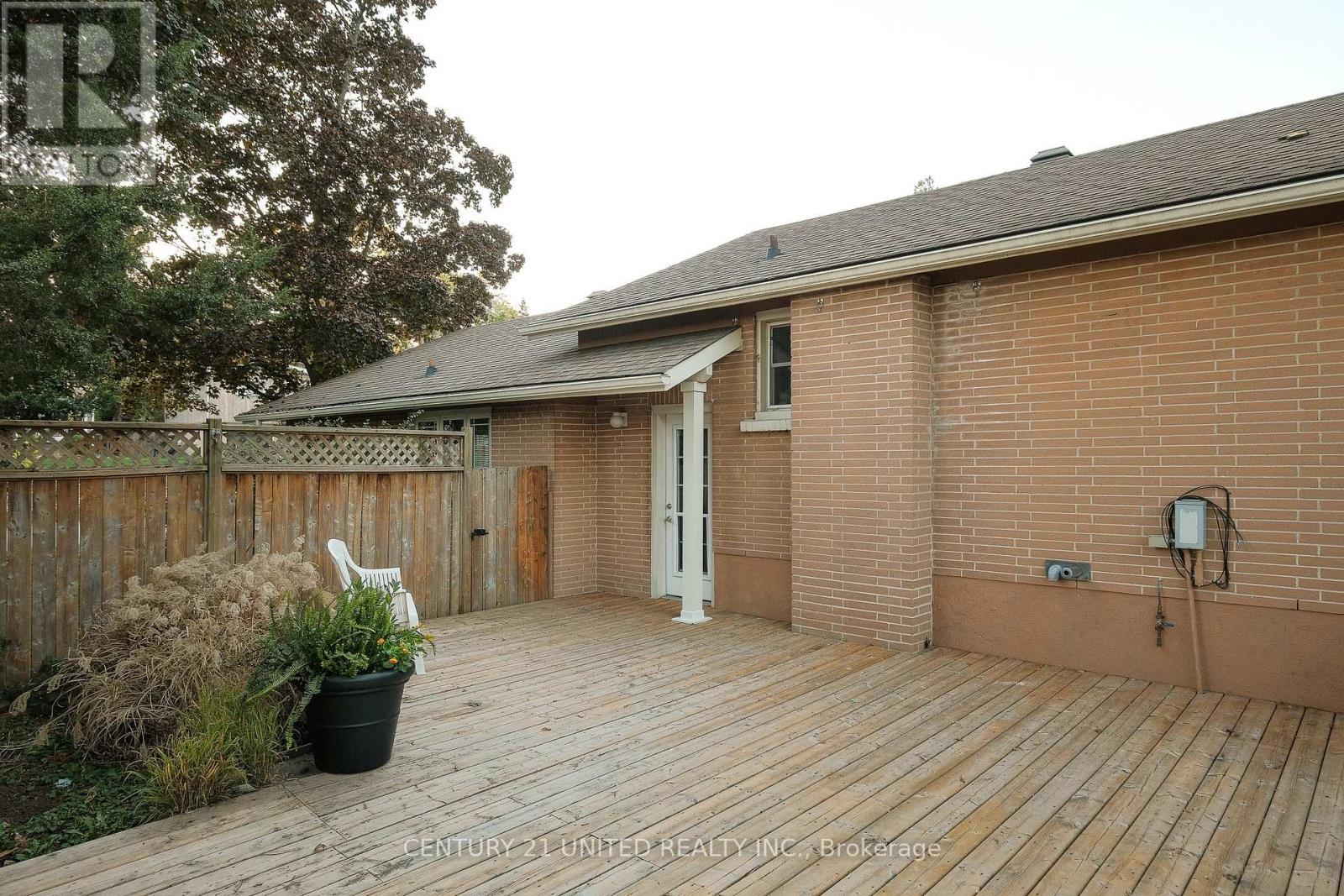 1518 Westbrook Drive, Peterborough (Monaghan Ward 2), Ontario  K9J 7V4 - Photo 34 - X12439709