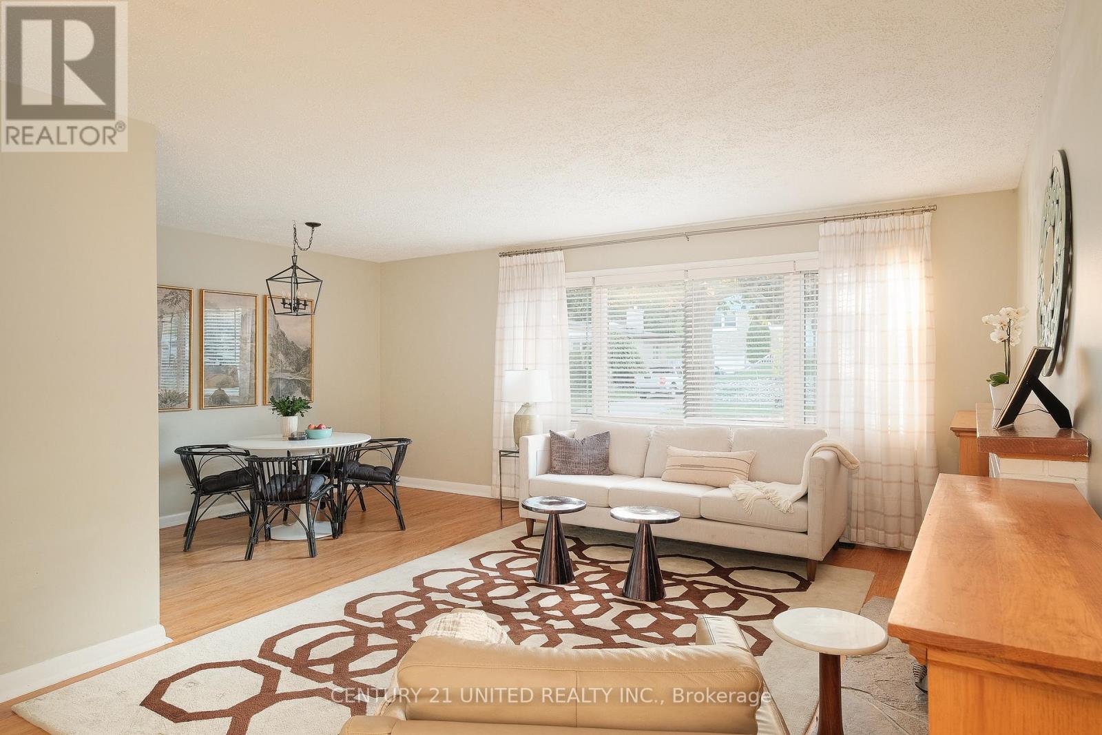 1518 Westbrook Drive, Peterborough (Monaghan Ward 2), Ontario  K9J 7V4 - Photo 4 - X12439709