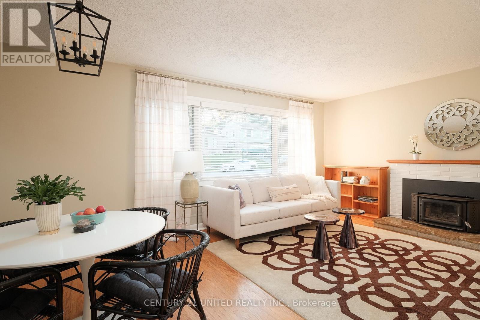 1518 Westbrook Drive, Peterborough (Monaghan Ward 2), Ontario  K9J 7V4 - Photo 7 - X12439709