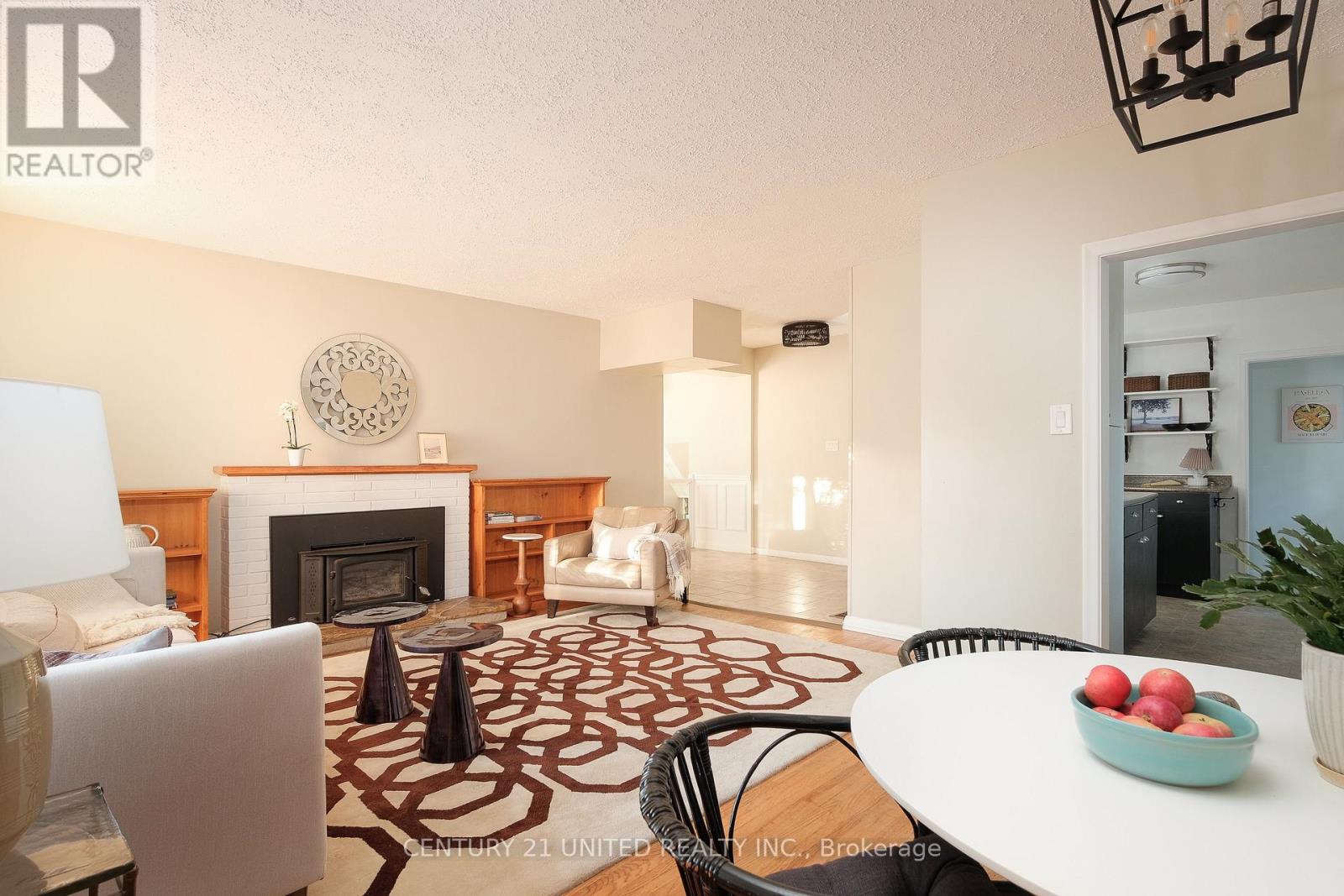 1518 Westbrook Drive, Peterborough (Monaghan Ward 2), Ontario  K9J 7V4 - Photo 8 - X12439709