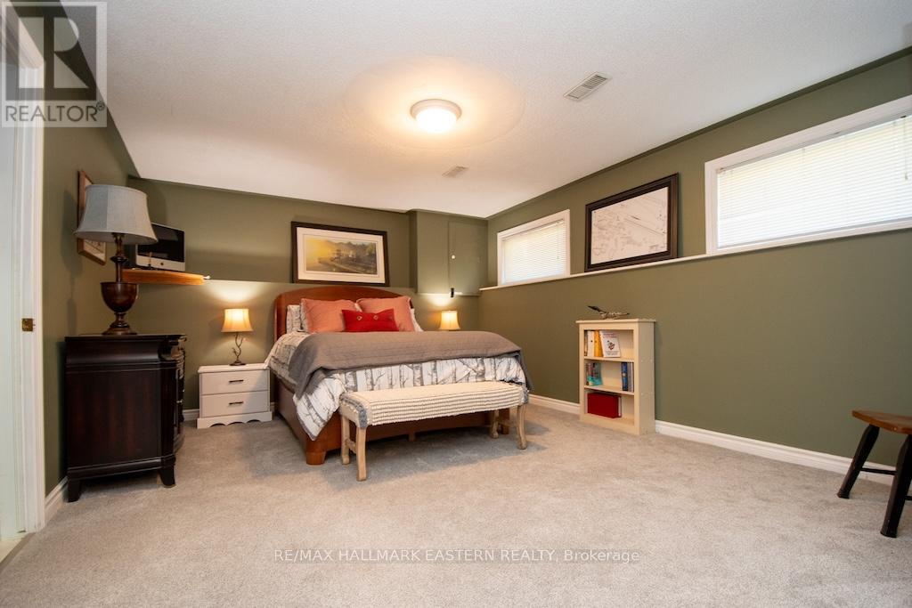 731 Peterborough Avenue, Selwyn, Ontario  K0L 1H0 - Photo 18 - X12439992