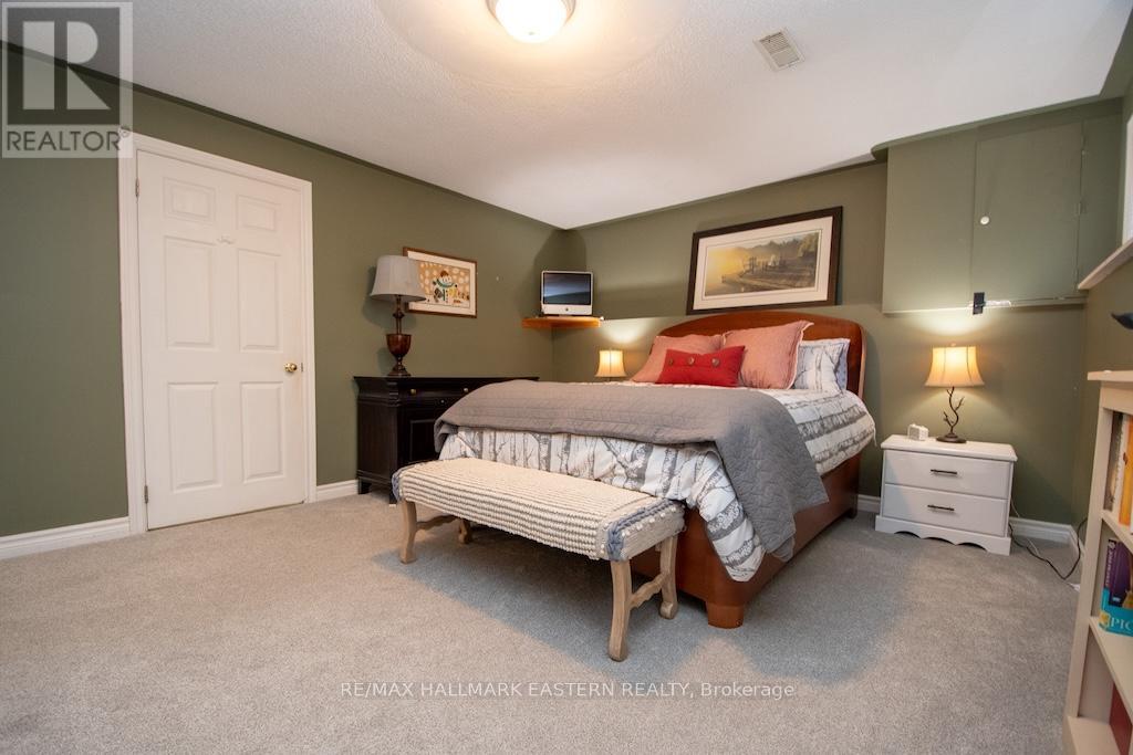 731 Peterborough Avenue, Selwyn, Ontario  K0L 1H0 - Photo 19 - X12439992