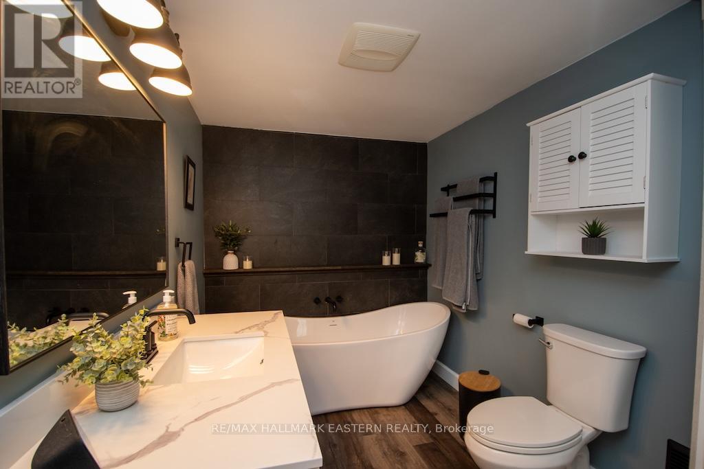 731 Peterborough Avenue, Selwyn, Ontario  K0L 1H0 - Photo 20 - X12439992