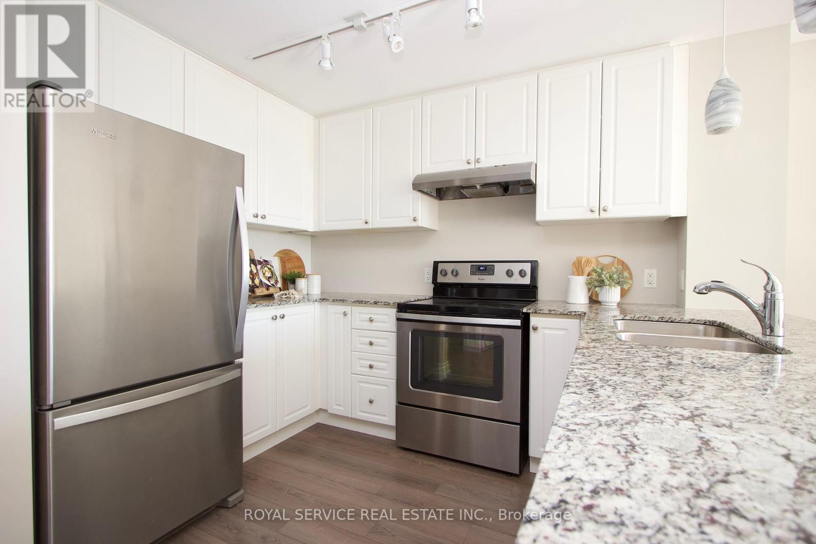 308 - 21 Brookhouse Drive, Clarington (Newcastle), Ontario  L1B 0V4 - Photo 7 - E12440293