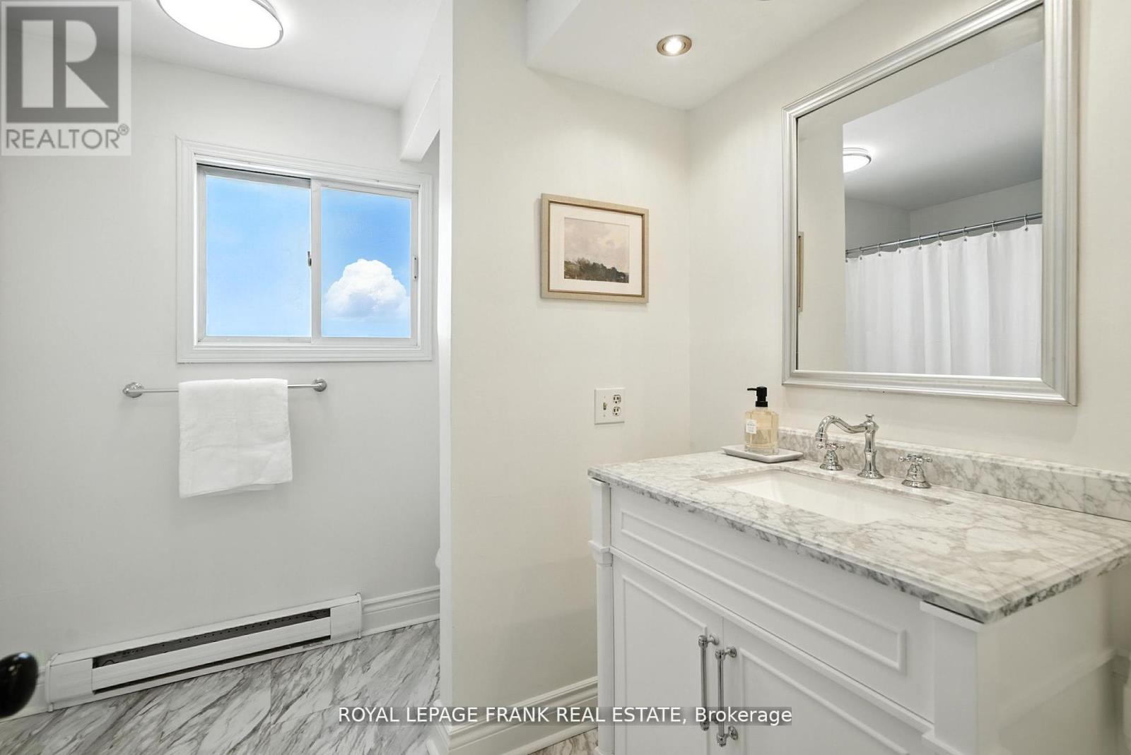 41 Sussex Street N, Kawartha Lakes (Lindsay), Ontario  K9V 4H6 - Photo 18 - X12440175