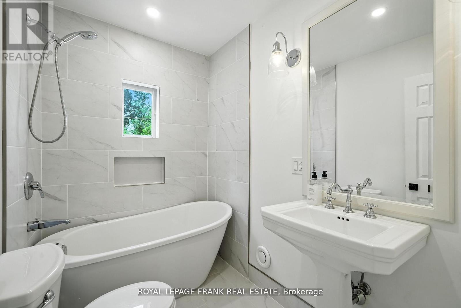 41 Sussex Street N, Kawartha Lakes (Lindsay), Ontario  K9V 4H6 - Photo 27 - X12440175