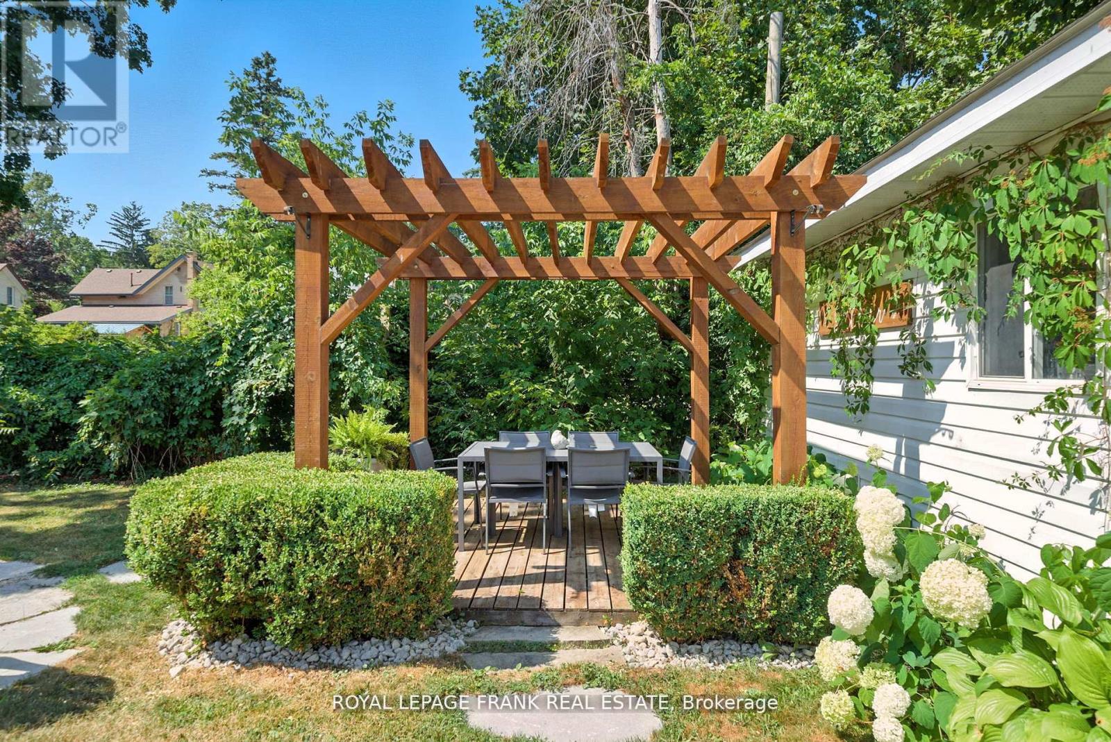 41 Sussex Street N, Kawartha Lakes (Lindsay), Ontario  K9V 4H6 - Photo 36 - X12440175