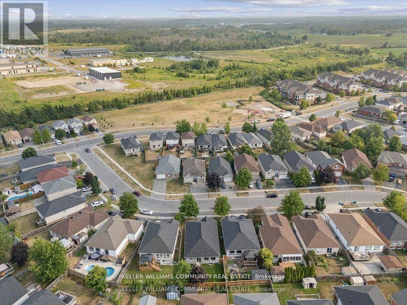 151 Parcells Crescent, Peterborough West (South), Ontario  K9K 2R2 - Photo 35 - X12440424