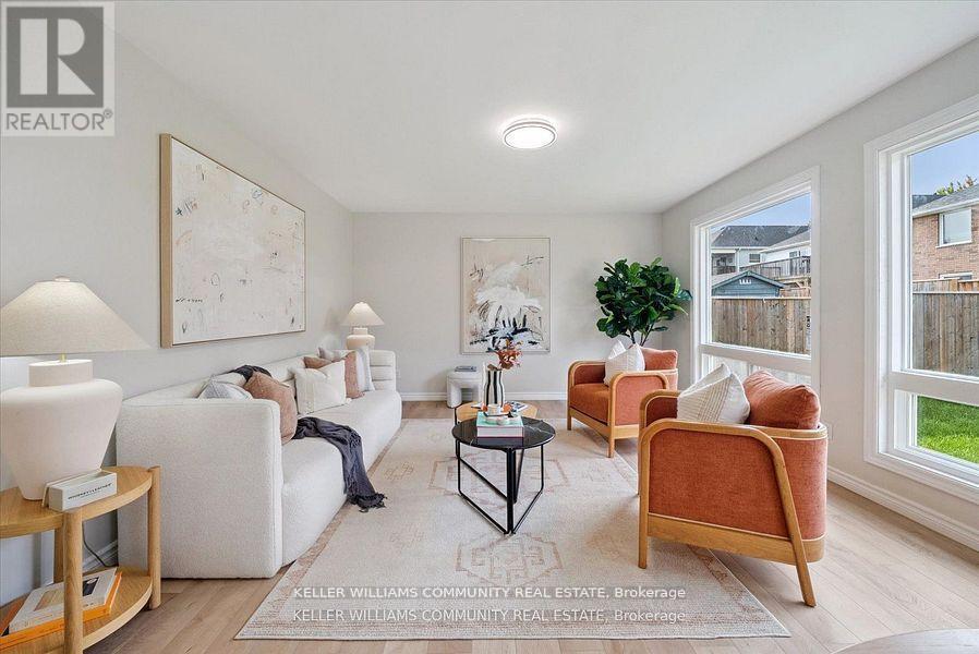 151 Parcells Crescent, Peterborough West (South), Ontario  K9K 2R2 - Photo 5 - X12440424