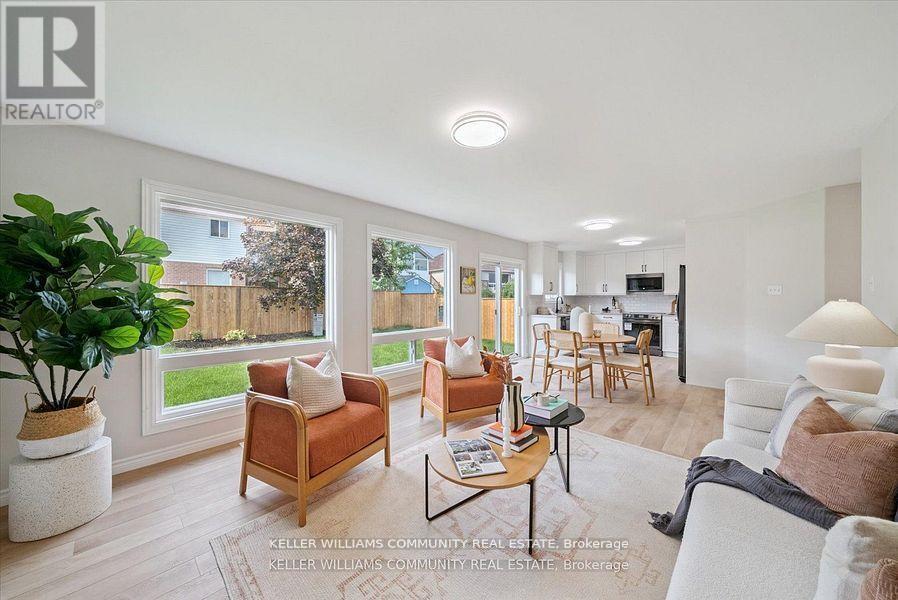 151 Parcells Crescent, Peterborough West (South), Ontario  K9K 2R2 - Photo 7 - X12440424