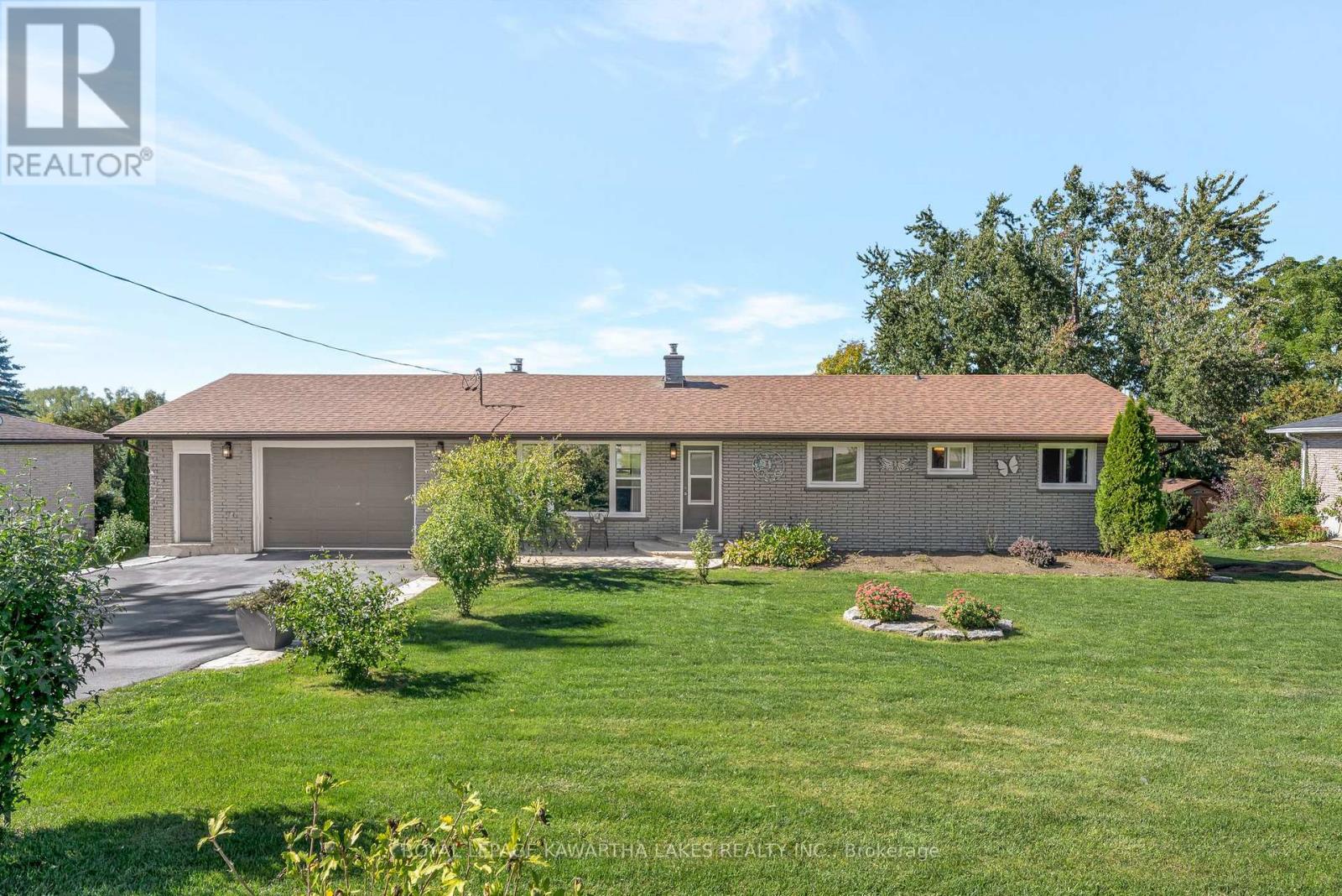 9 Buckhorn Road, Kawartha Lakes (Fenelon), Ontario  K9V 4R6 - Photo 1 - X12440535