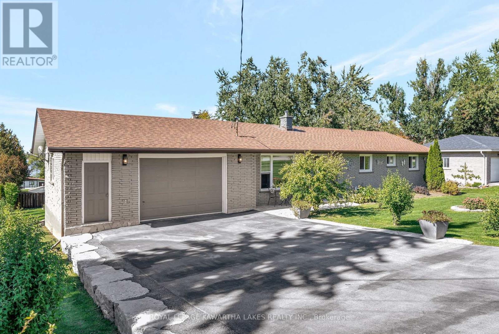 9 Buckhorn Road, Kawartha Lakes (Fenelon), Ontario  K9V 4R6 - Photo 2 - X12440535