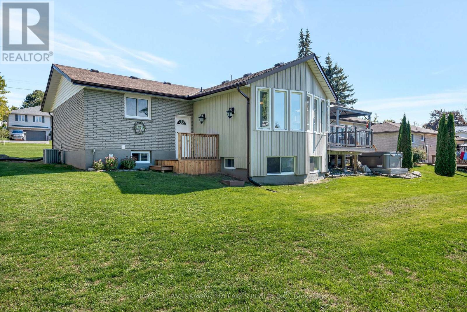 9 Buckhorn Road, Kawartha Lakes (Fenelon), Ontario  K9V 4R6 - Photo 33 - X12440535