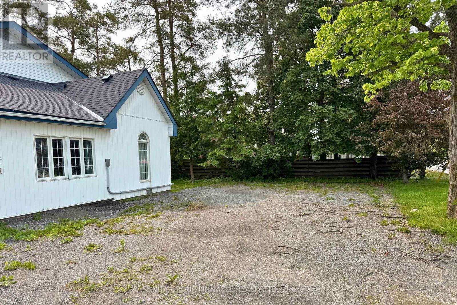 88 Albert Street S, Kawartha Lakes (Lindsay), Ontario  K9V 3H6 - Photo 38 - X12440551