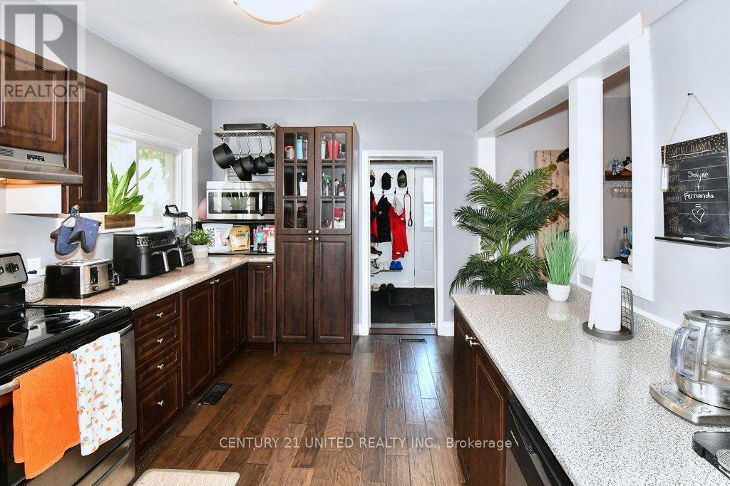 27 Park Street N, Peterborough (Town Ward 3), Ontario  K9J 3V3 - Photo 17 - X12440698