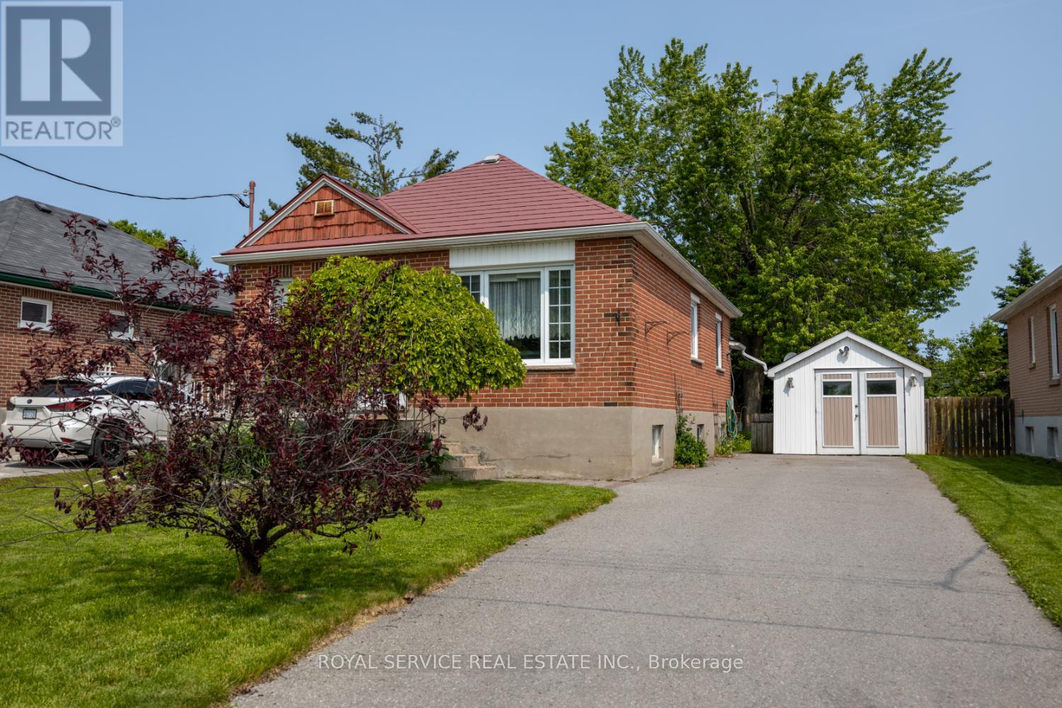 388 Dublin Street, Peterborough (Town Ward 3), Ontario  K9H 3C9 - Photo 3 - X12440913
