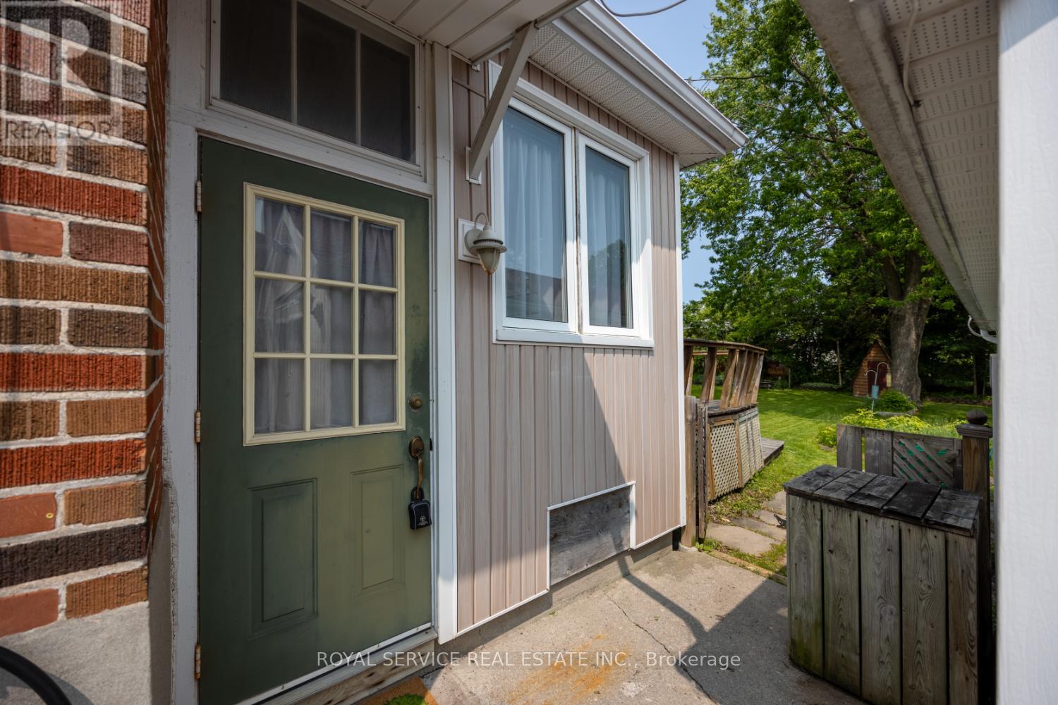 388 Dublin Street, Peterborough (Town Ward 3), Ontario  K9H 3C9 - Photo 7 - X12440913