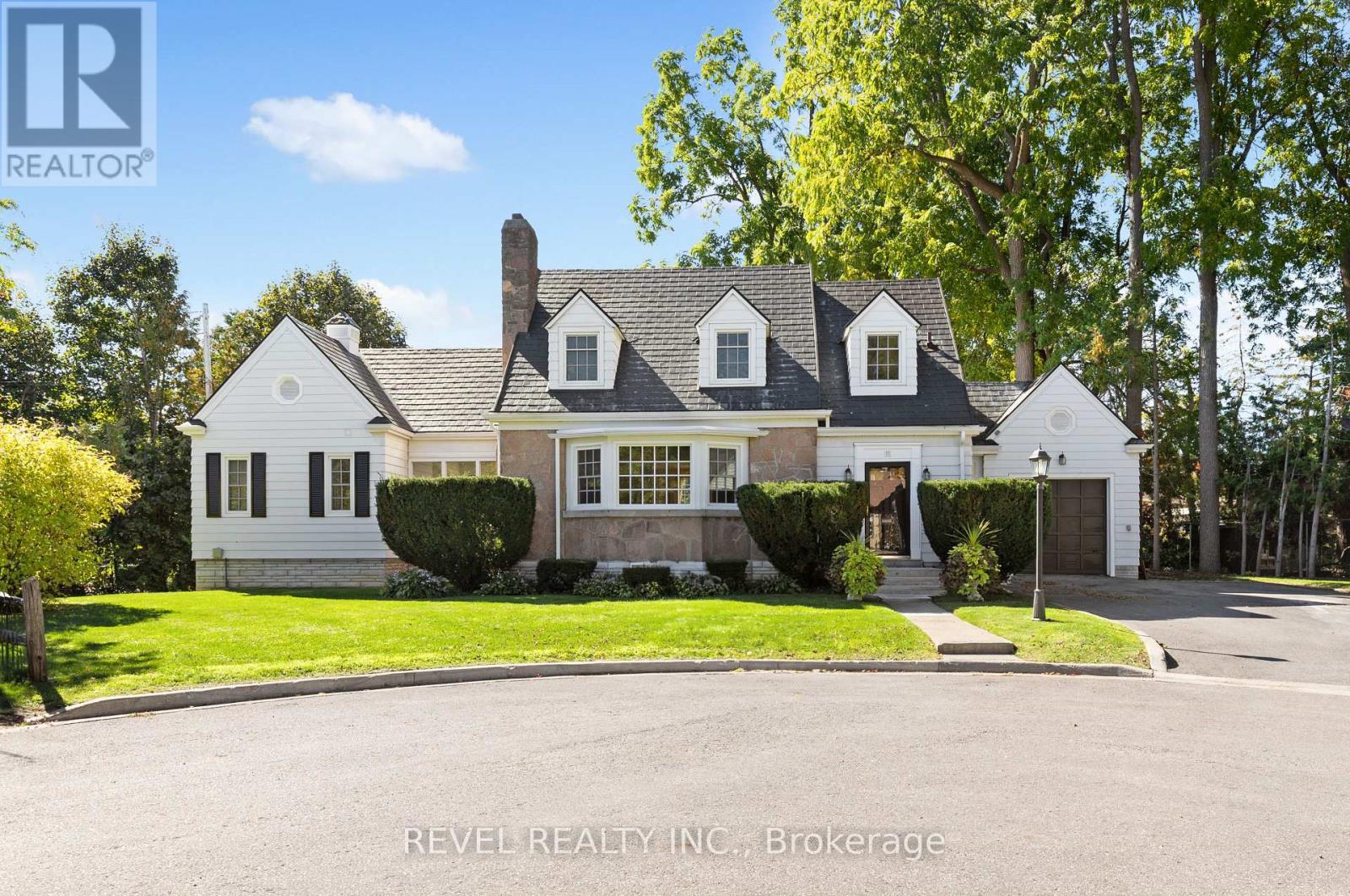 13 Sylvan Crescent, Kawartha Lakes (Lindsay), Ontario  K9V 2W4 - Photo 1 - X12440955