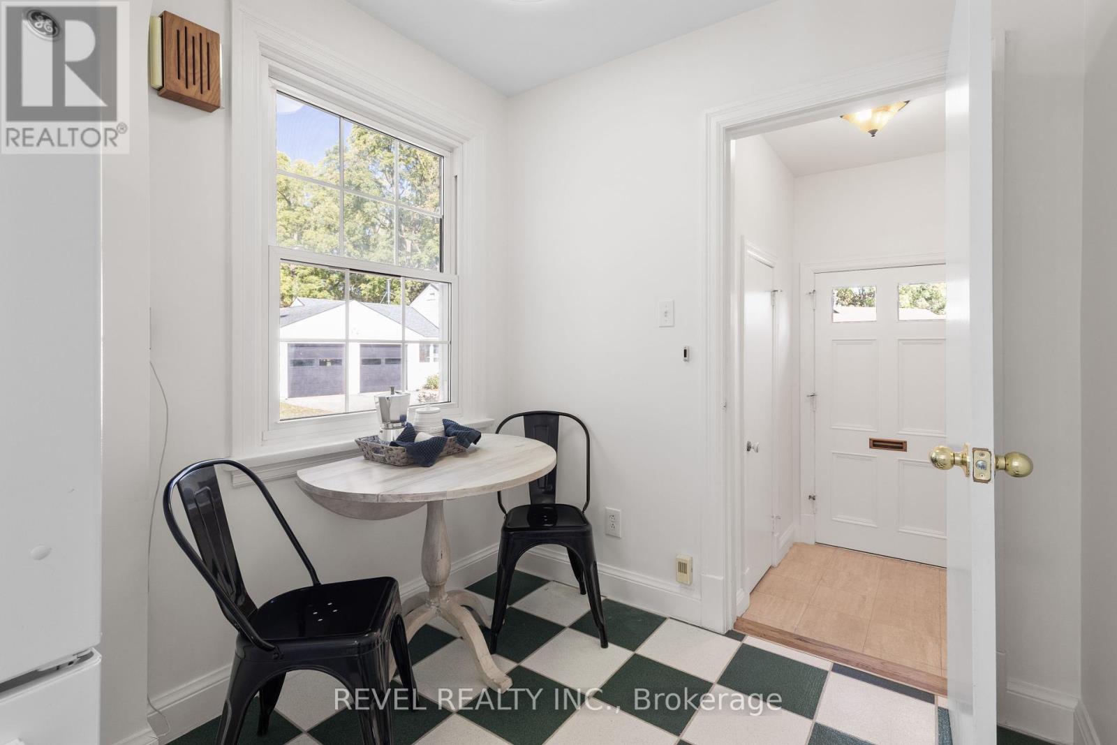 13 Sylvan Crescent, Kawartha Lakes (Lindsay), Ontario  K9V 2W4 - Photo 15 - X12440955