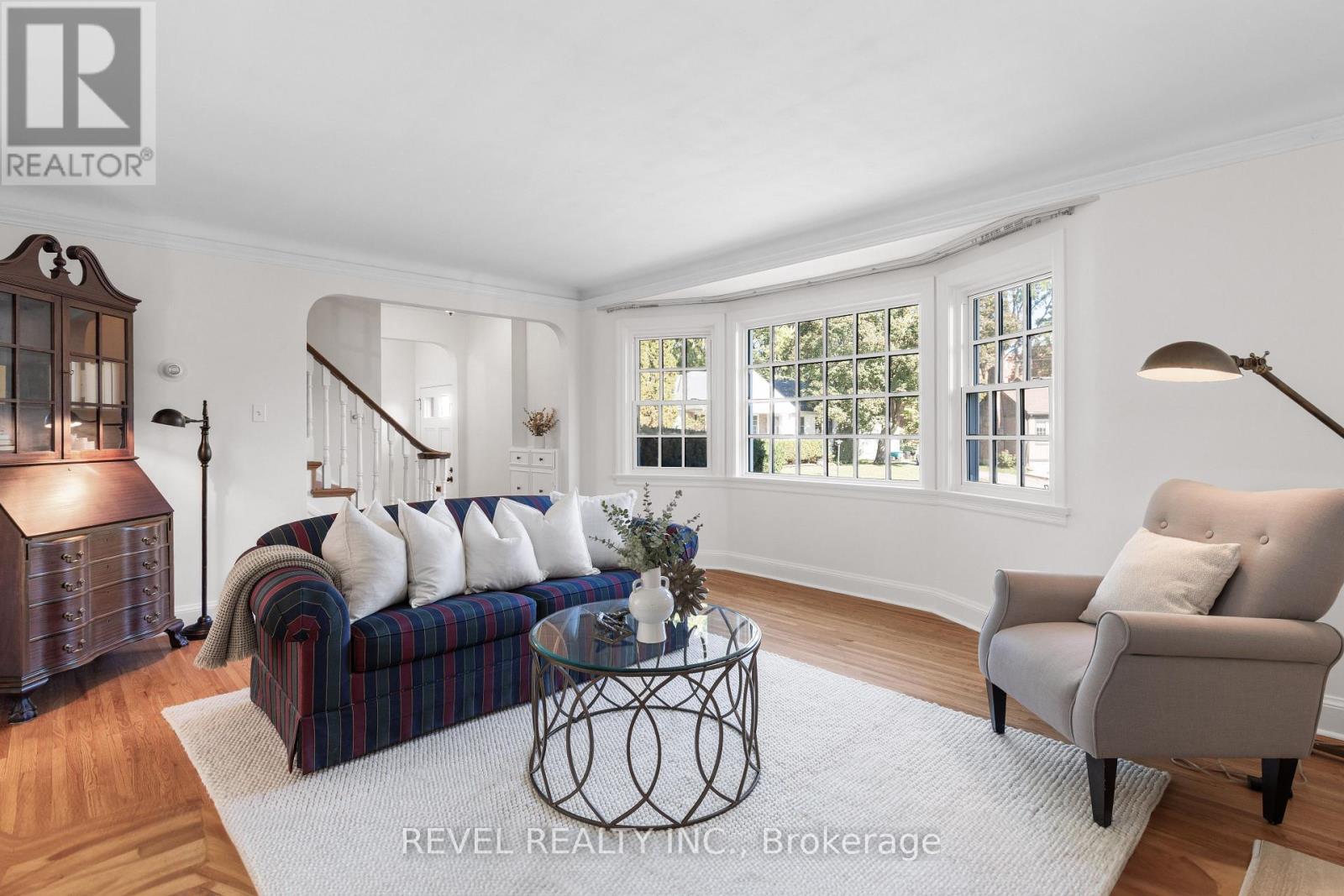 13 Sylvan Crescent, Kawartha Lakes (Lindsay), Ontario  K9V 2W4 - Photo 6 - X12440955