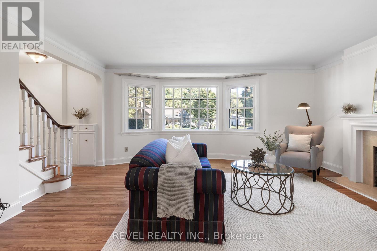 13 Sylvan Crescent, Kawartha Lakes (Lindsay), Ontario  K9V 2W4 - Photo 9 - X12440955