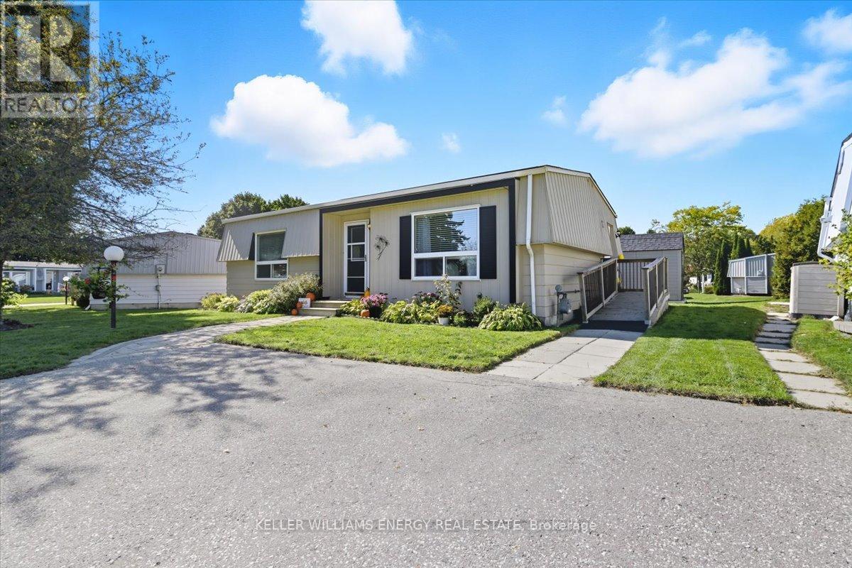 79 Fairway Drive, Clarington (Newcastle), Ontario  L1B 1B1 - Photo 2 - E12441035