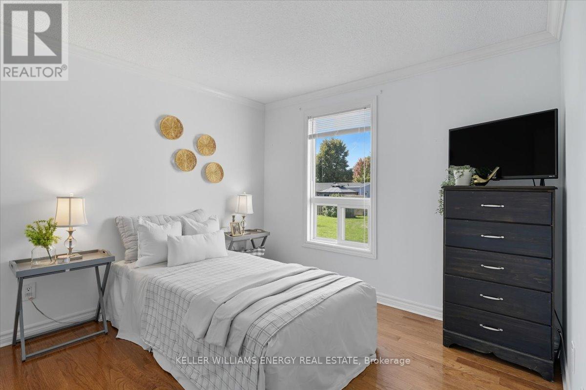 79 Fairway Drive, Clarington (Newcastle), Ontario  L1B 1B1 - Photo 22 - E12441035