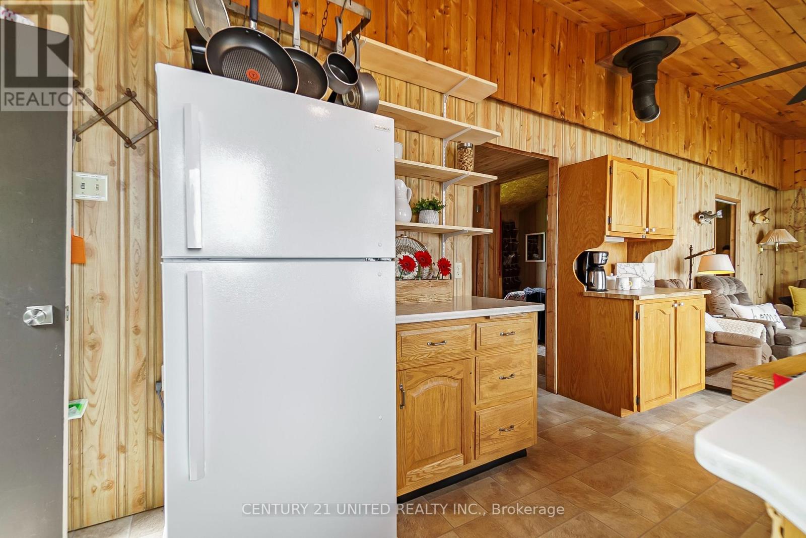 37 Lakeshore Road, Hiawatha First Nation, Ontario  K0L 2G0 - Photo 14 - X12441222