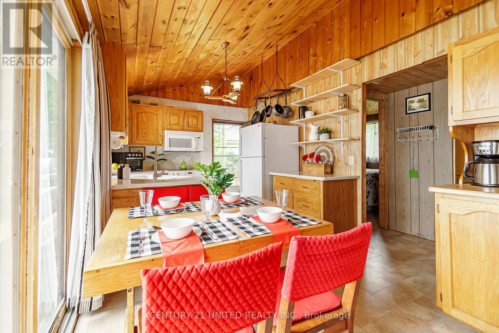 37 Lakeshore Road, Hiawatha First Nation, Ontario  K0L 2G0 - Photo 17 - X12441222