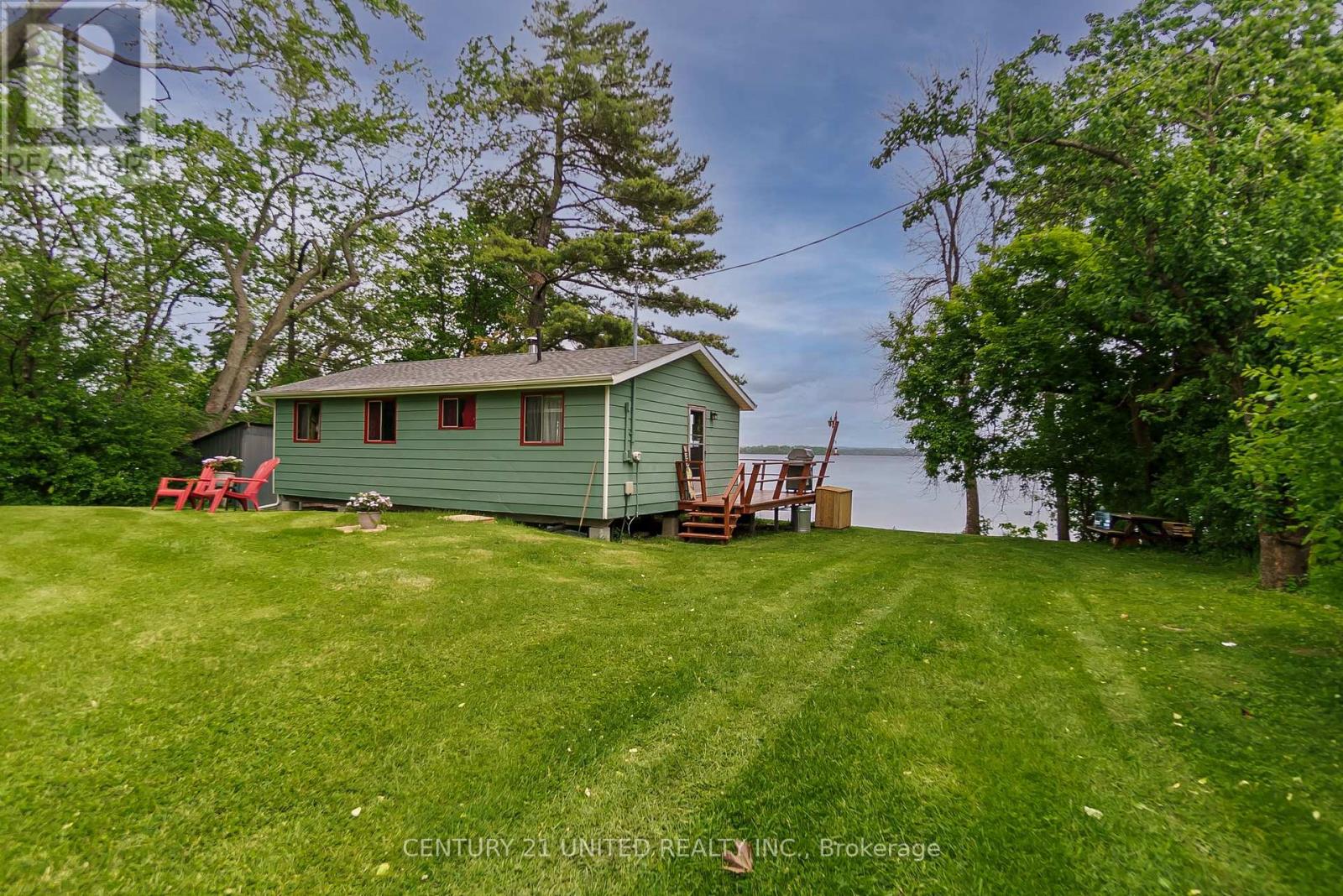 37 Lakeshore Road, Hiawatha First Nation, Ontario  K0L 2G0 - Photo 2 - X12441222