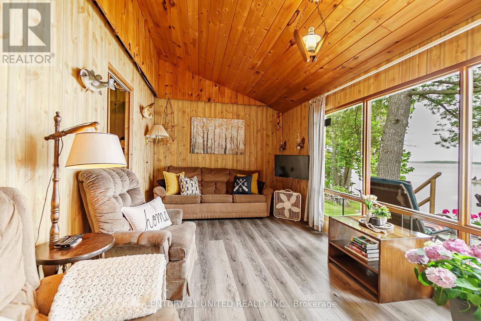 37 Lakeshore Road, Hiawatha First Nation, Ontario  K0L 2G0 - Photo 21 - X12441222