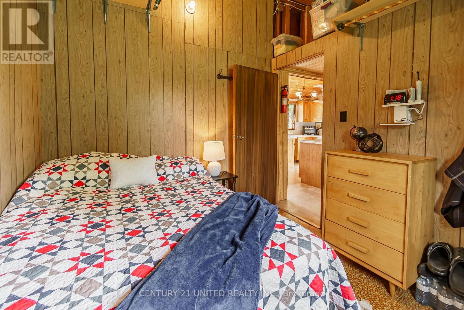 37 Lakeshore Road, Hiawatha First Nation, Ontario  K0L 2G0 - Photo 26 - X12441222