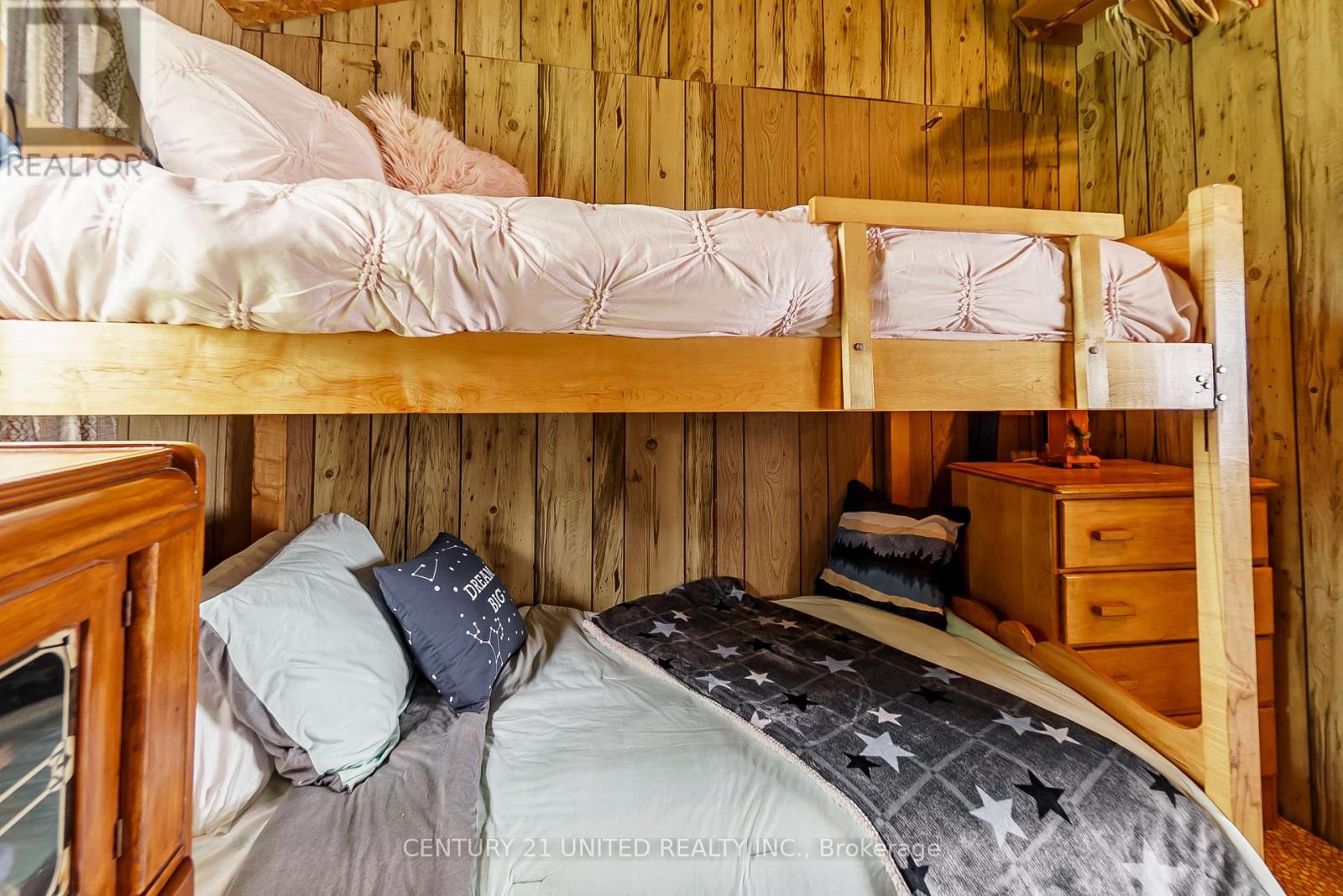 37 Lakeshore Road, Hiawatha First Nation, Ontario  K0L 2G0 - Photo 29 - X12441222