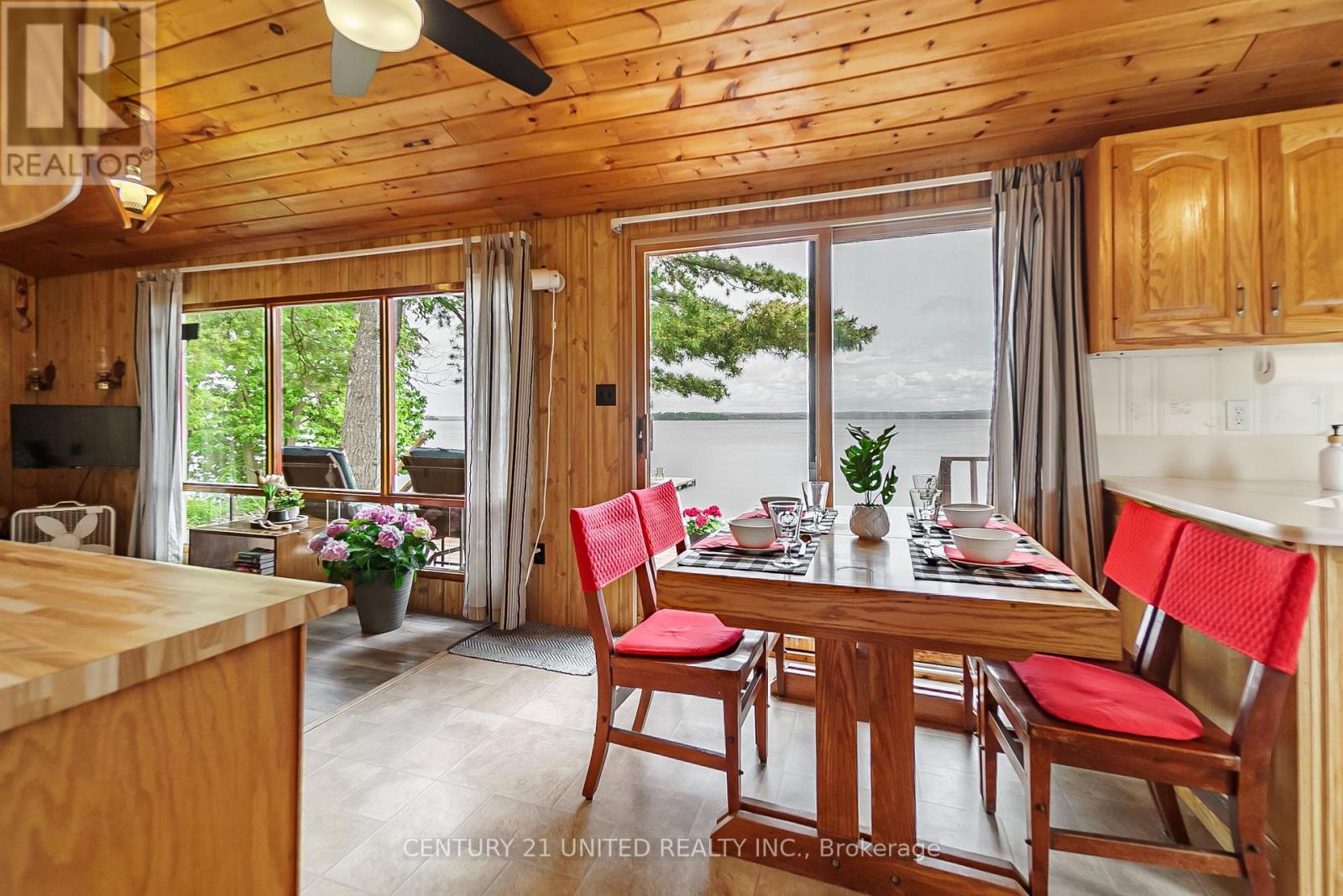 37 Lakeshore Road, Hiawatha First Nation, Ontario  K0L 2G0 - Photo 7 - X12441222