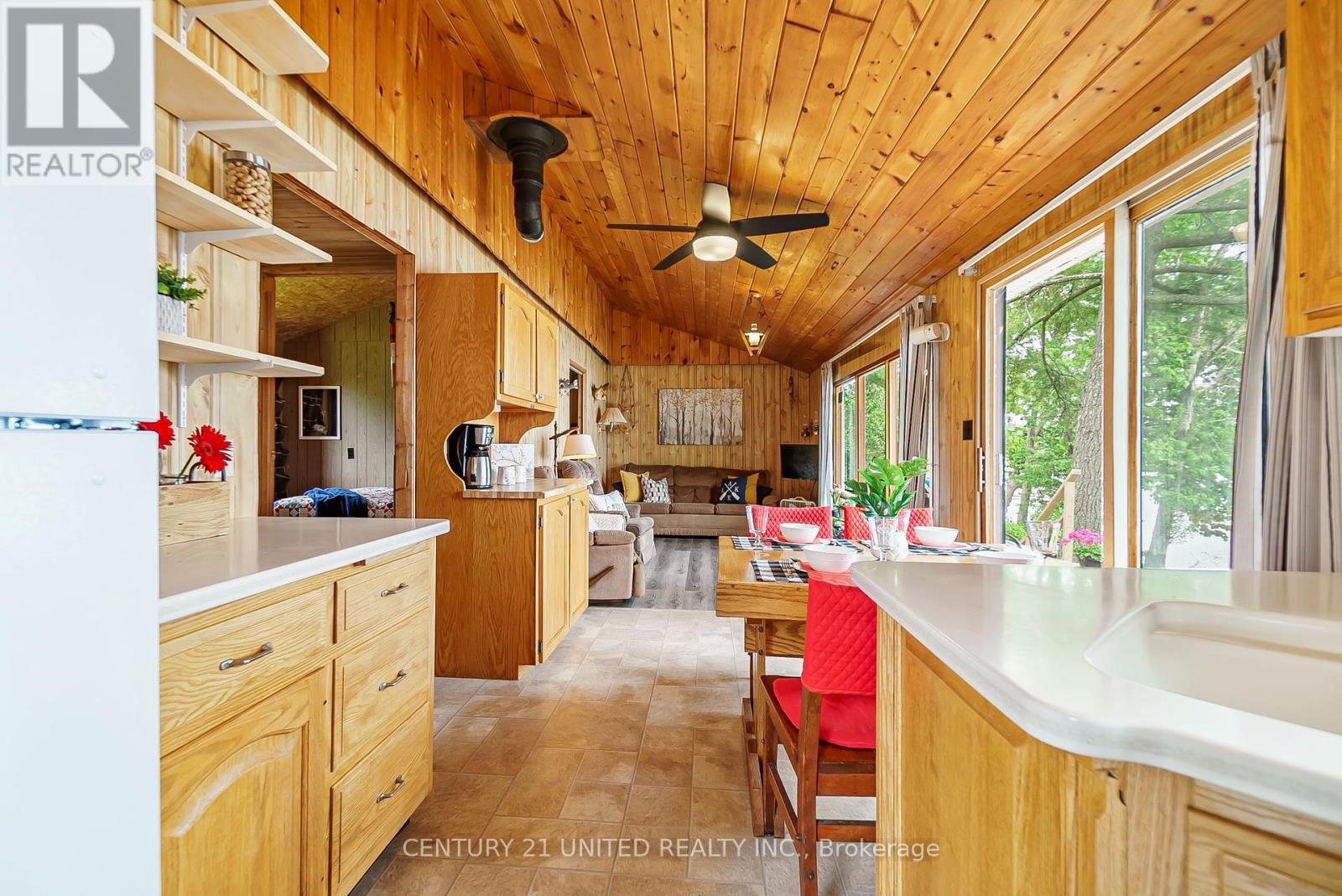 37 Lakeshore Road, Hiawatha First Nation, Ontario  K0L 2G0 - Photo 8 - X12441222