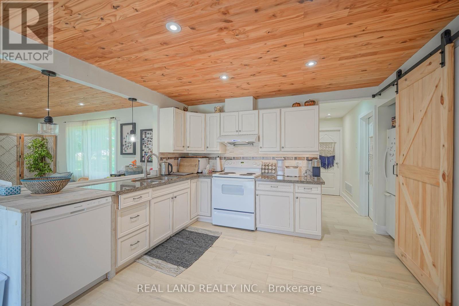 21 Marilyn Crescent, Kawartha Lakes (Emily), Ontario  K0L 1T0 - Photo 23 - X12441318