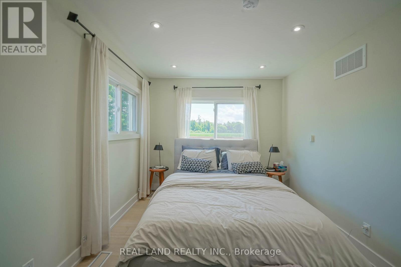 21 Marilyn Crescent, Kawartha Lakes (Emily), Ontario  K0L 1T0 - Photo 30 - X12441318