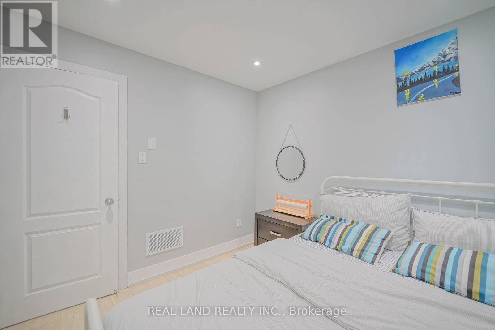21 Marilyn Crescent, Kawartha Lakes (Emily), Ontario  K0L 1T0 - Photo 41 - X12441318