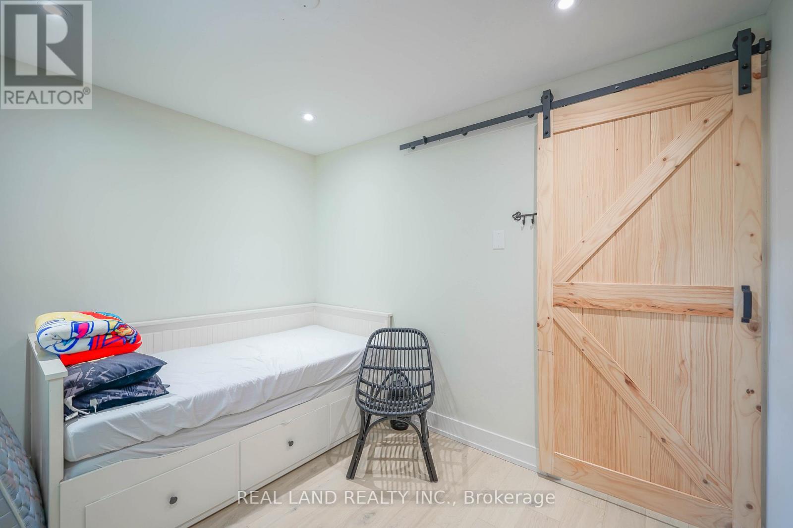 21 Marilyn Crescent, Kawartha Lakes (Emily), Ontario  K0L 1T0 - Photo 43 - X12441318